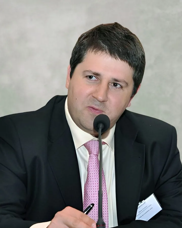 Dr. Marat Terterov
